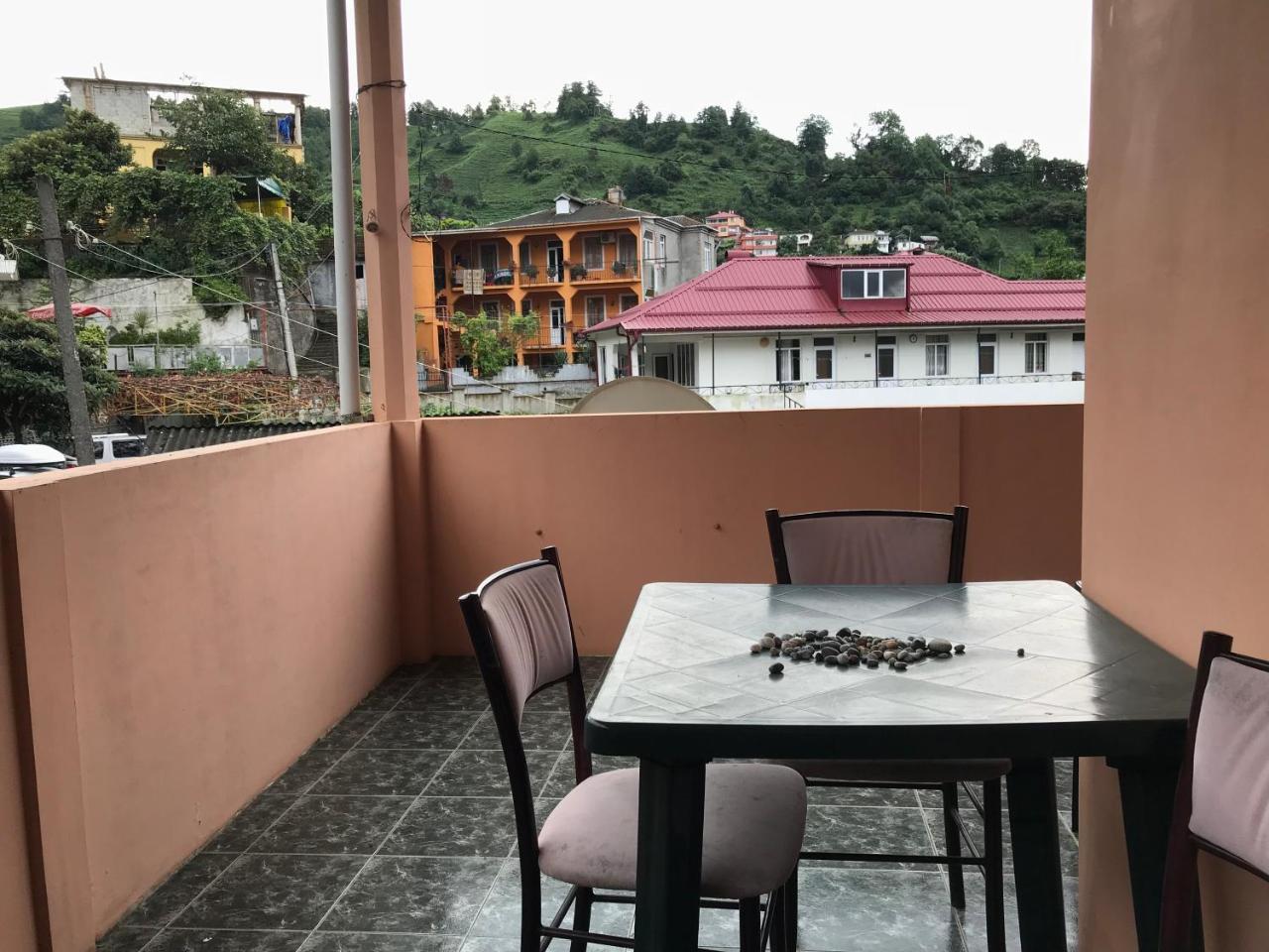 Temo'S Guesthouse Szarpi Kültér fotó